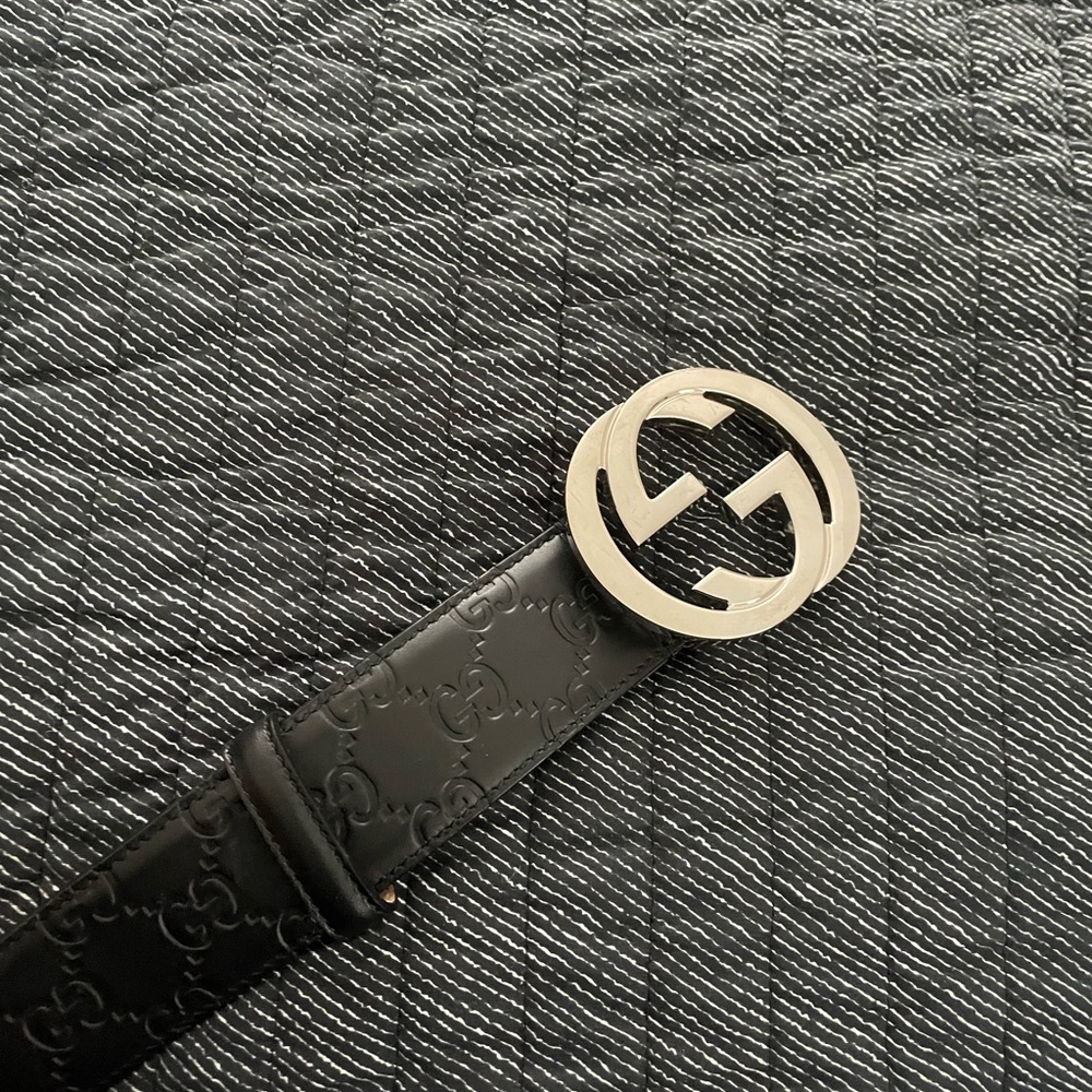 Gucci Black Signature Leather Belt with Silver G Buckle - Picture 9 of 13